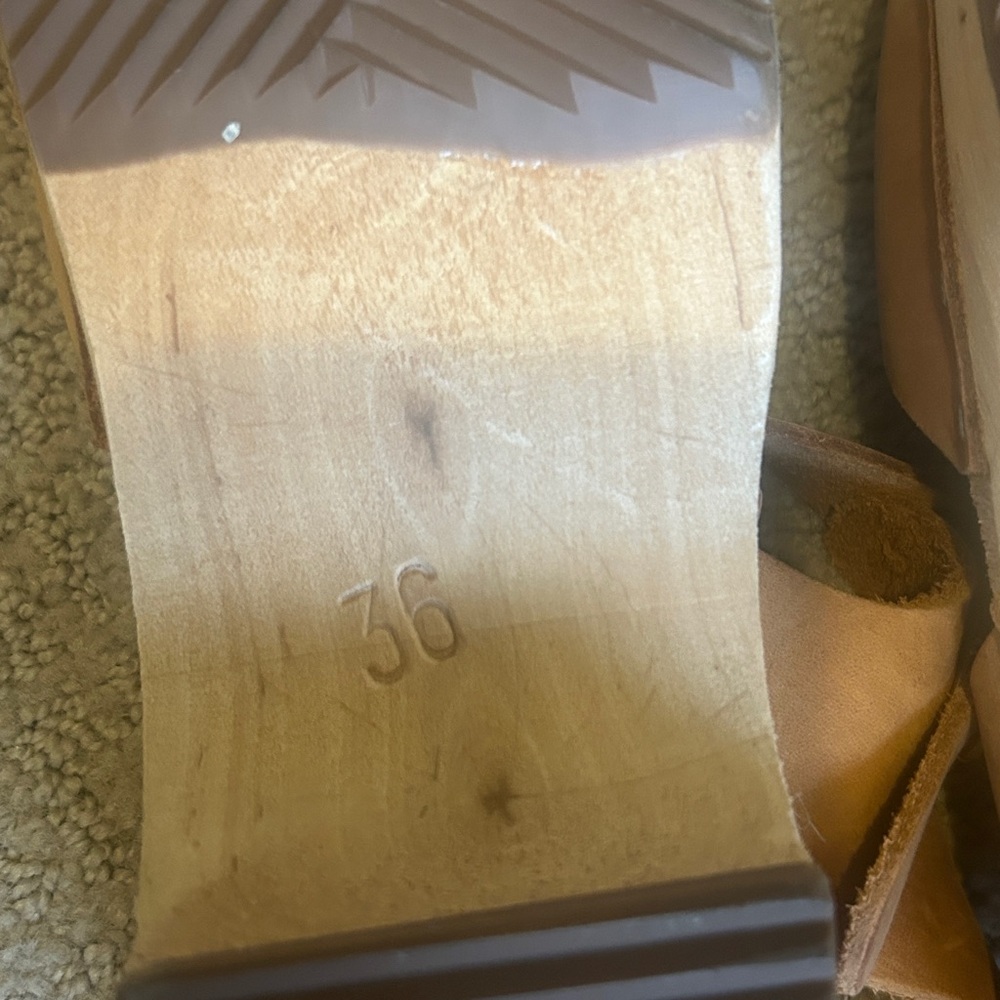 Clogs - Picture 4 of 4
